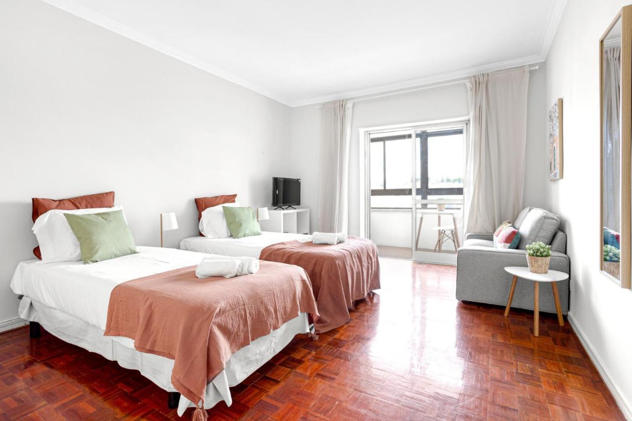 Wonderful Shared In Alfornelos - Near Metro! Gasthof