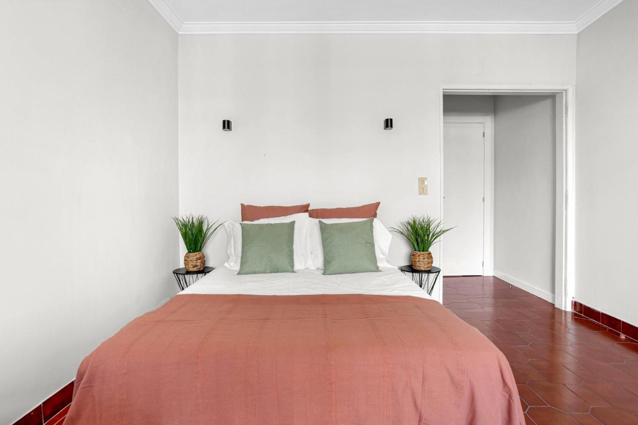 Wonderful Shared In Alfornelos - Near Metro! Gasthof