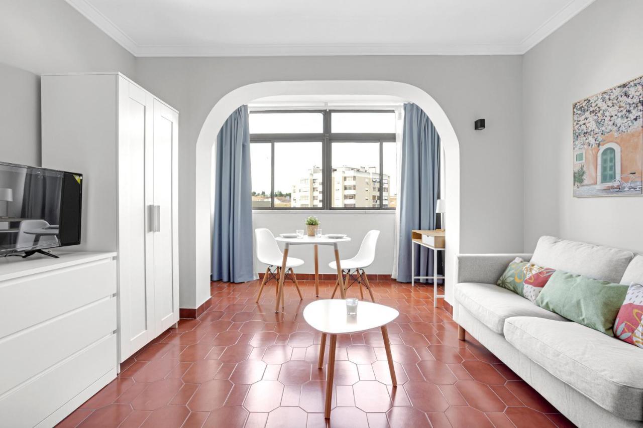 Wonderful Shared In Alfornelos - Near Metro! Gasthof Lissabon